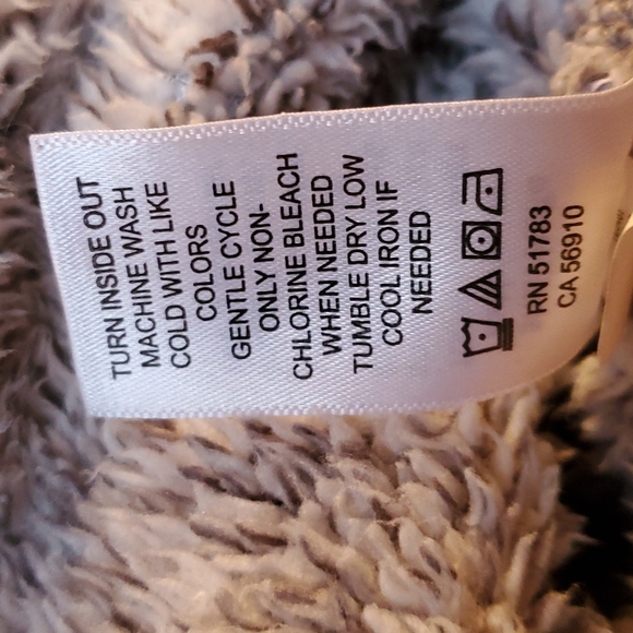 Maurices sherpa pullover size 2X. Buffalo plaid & gray - Picture 9 of 10